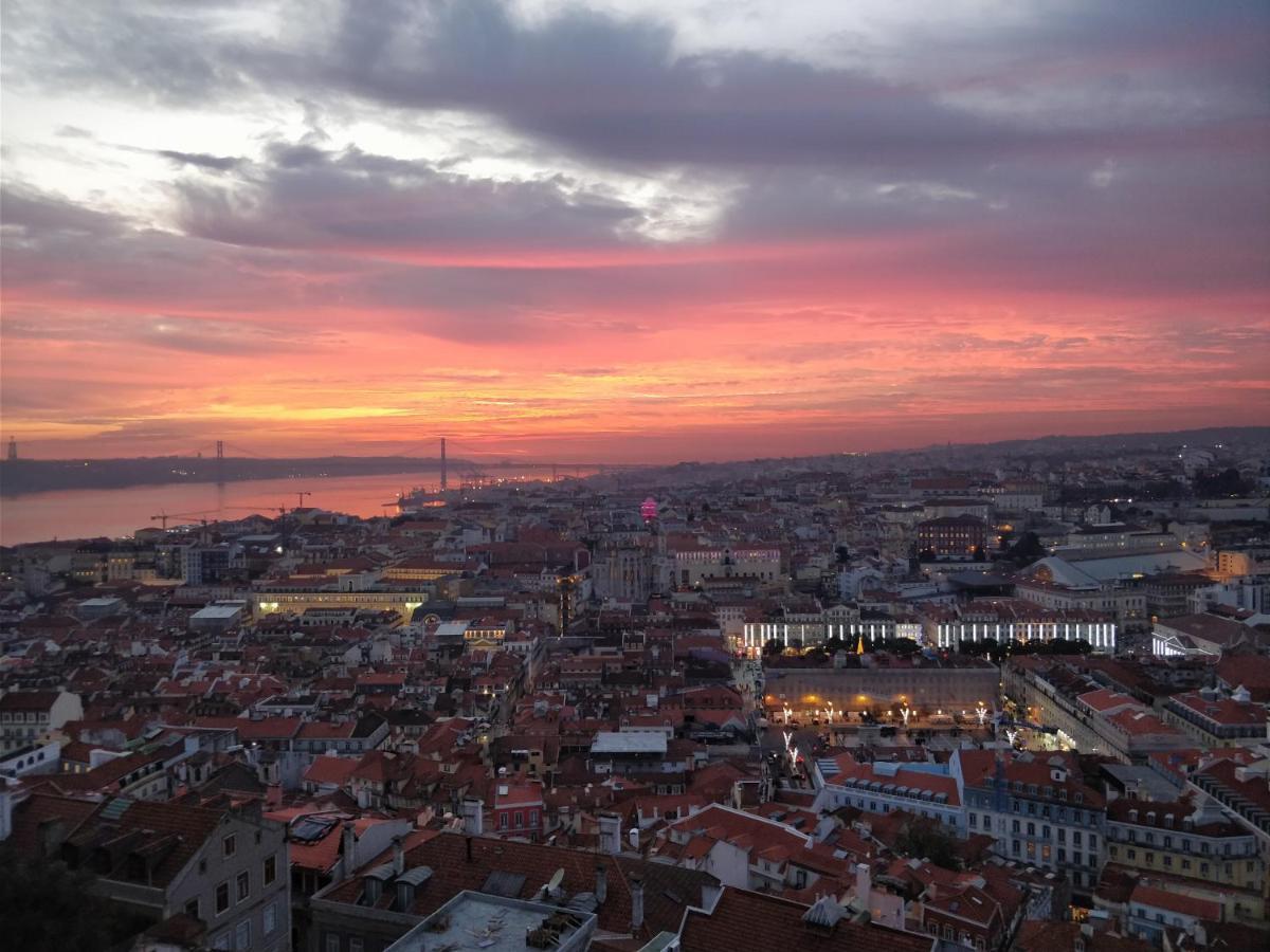 Appartamento Magnificent Flat With Spectacular Views In Graca Lisbona Esterno foto