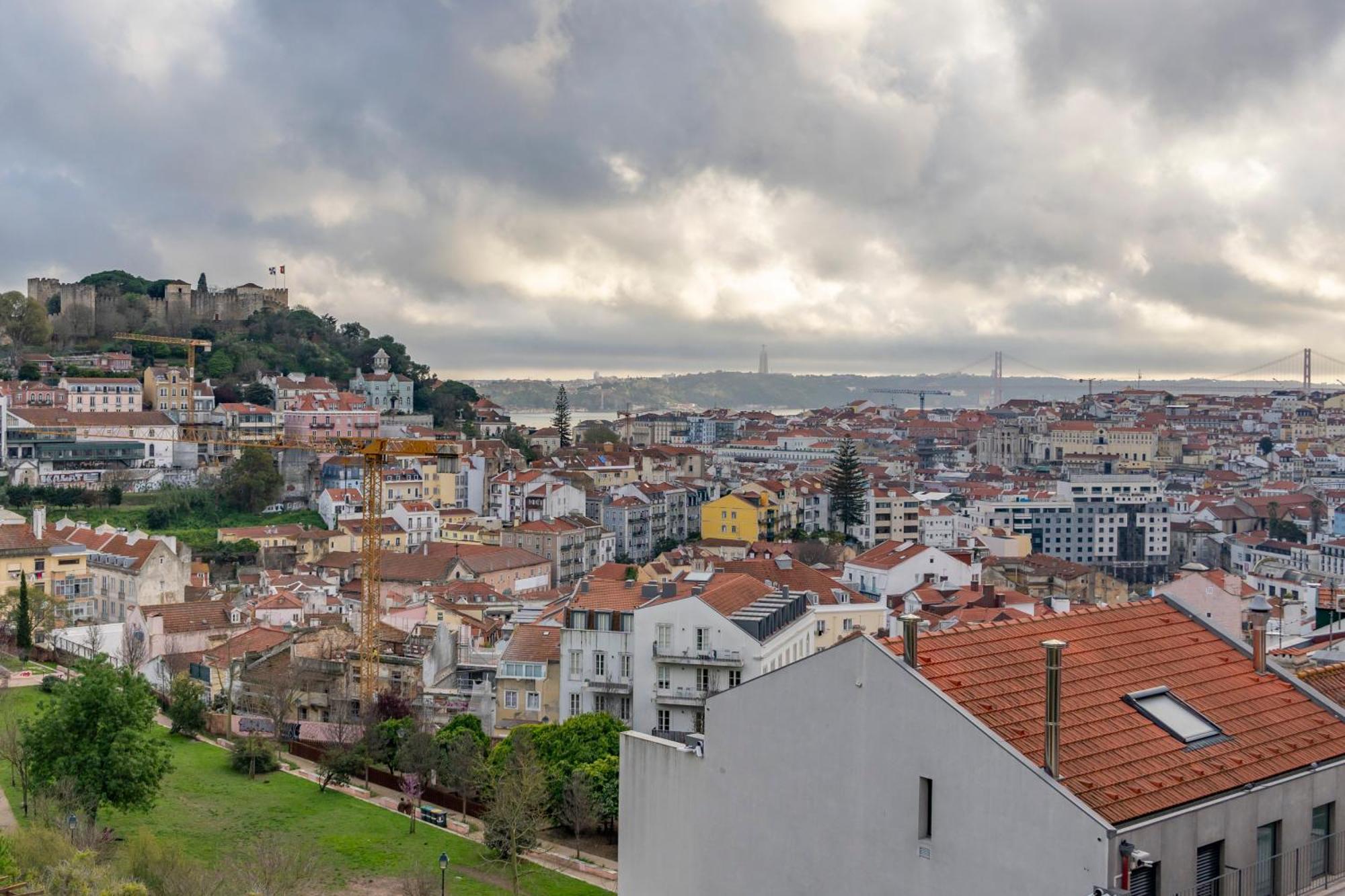 Appartamento Magnificent Flat With Spectacular Views In Graca Lisbona Esterno foto